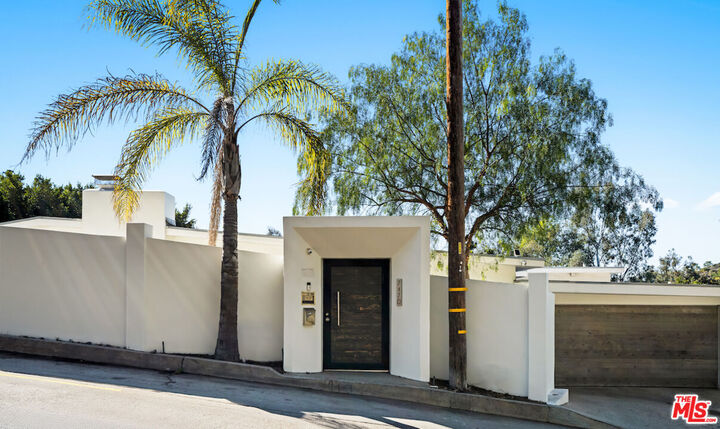 Property Photo: 7470 Woodrow Wilson Dr CA 90046