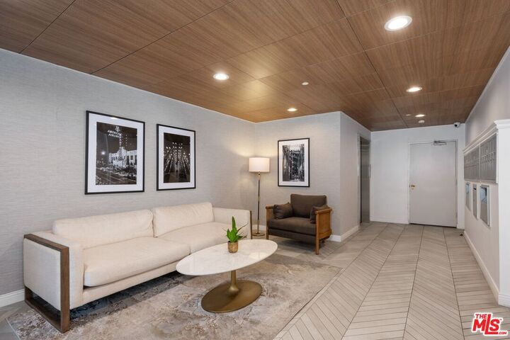 Property Photo: 651 Wilcox Ave CA 90004