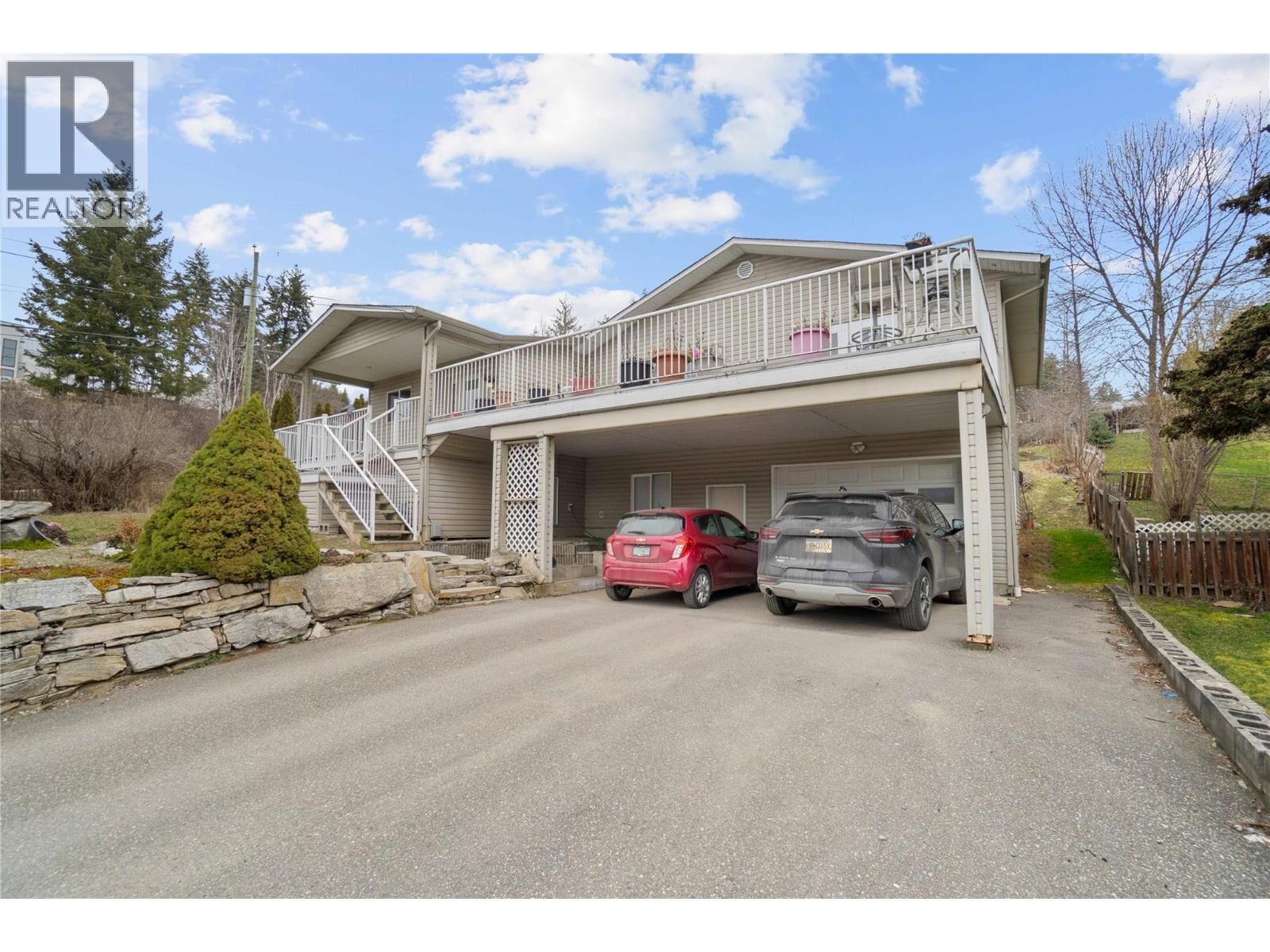 Property Photo:  2580 21 Street Northeast  BC V1E 3Y3 