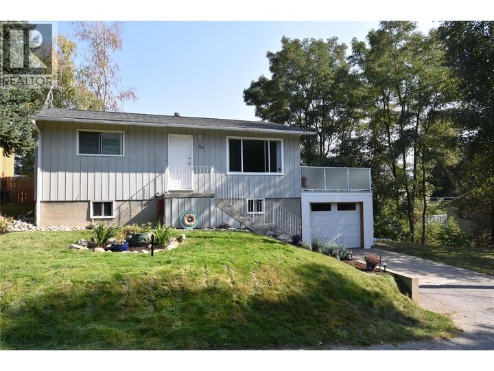 819 8th Avenue  Castlegar BC V1N 1P2 photo