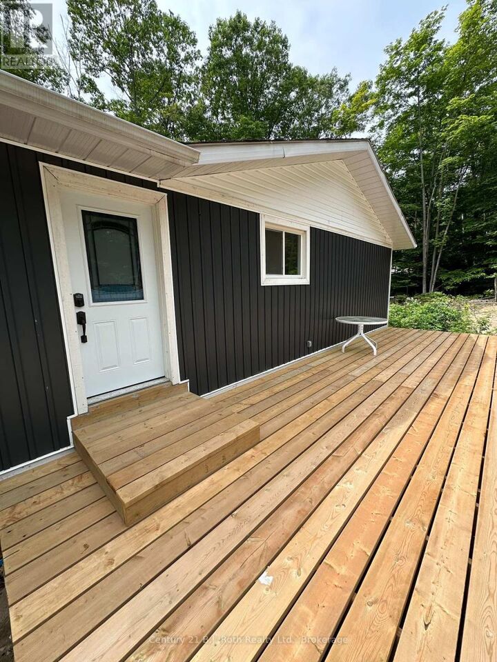 Photo de la propriété:  1 Waagosh Miikans Lane West  ON L9M 0A9 