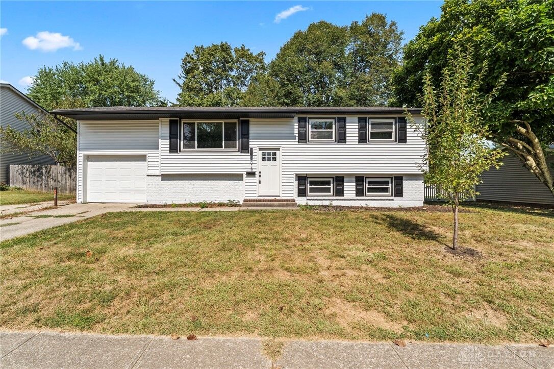 Property Photo:  1015 Van Arden Drive  OH 45377 