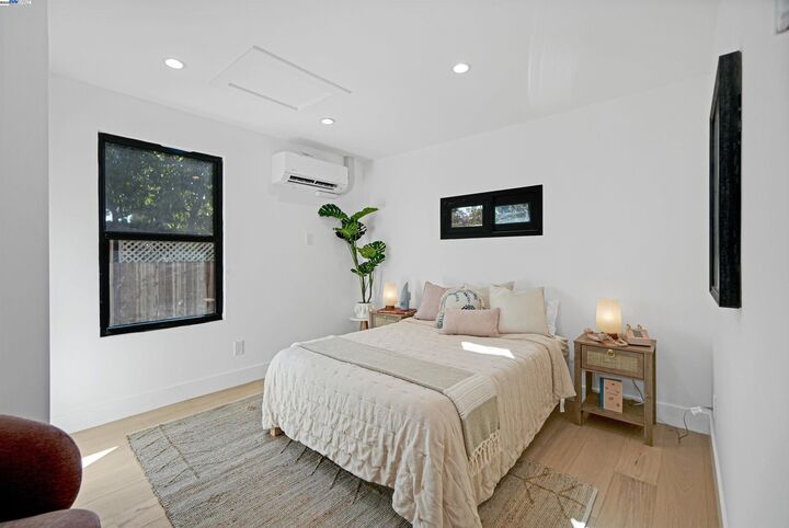 5229 Miles Ave  Oakland CA 94618 photo