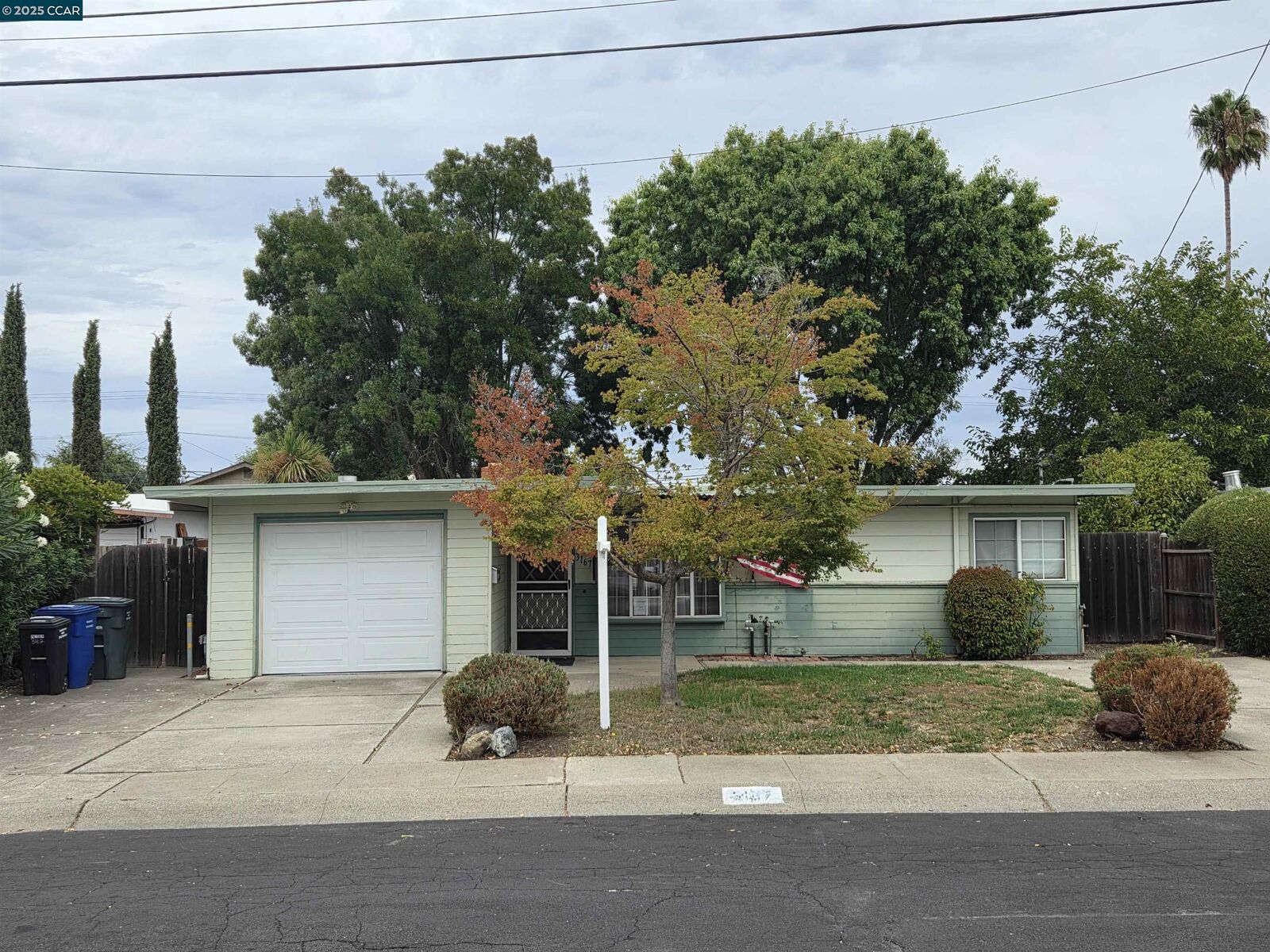 Property Photo: 3167 Hacienda Dr CA 94519