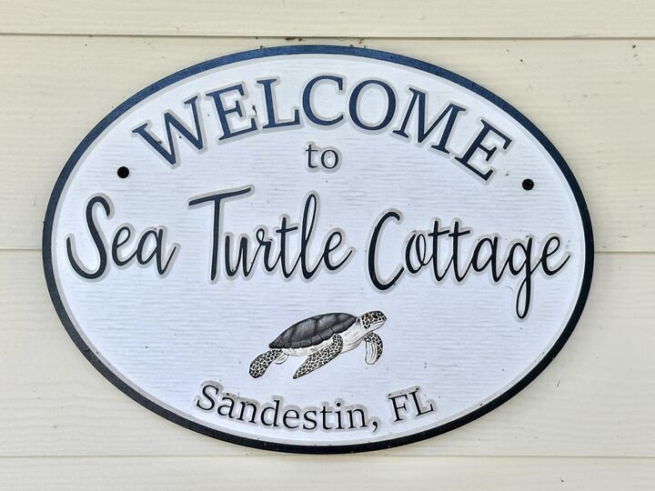 Property Photo: 1329 E Ravens Run FL 32550