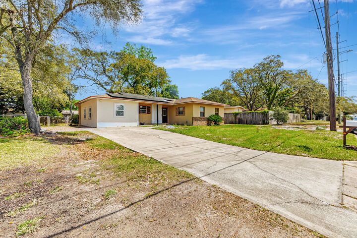 Property Photo:  139 NW Jet Drive  FL 32548 