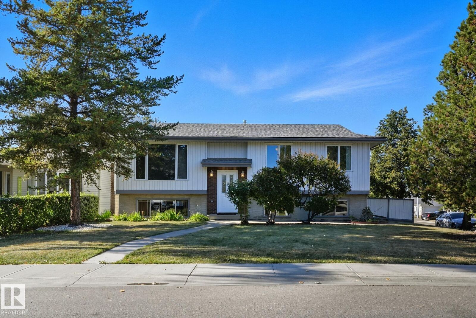 Property Photo: 5508 54 Street AB T4X 1A3