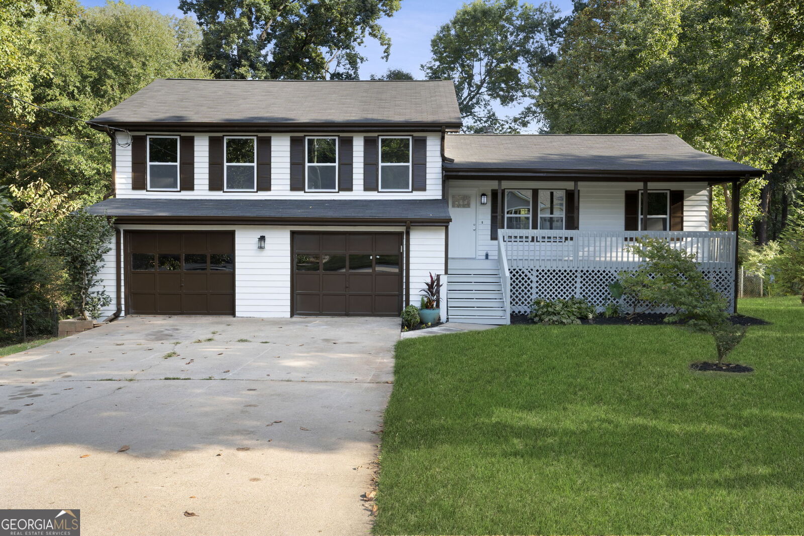 Property Photo:  318 Arbour Way  GA 30024 