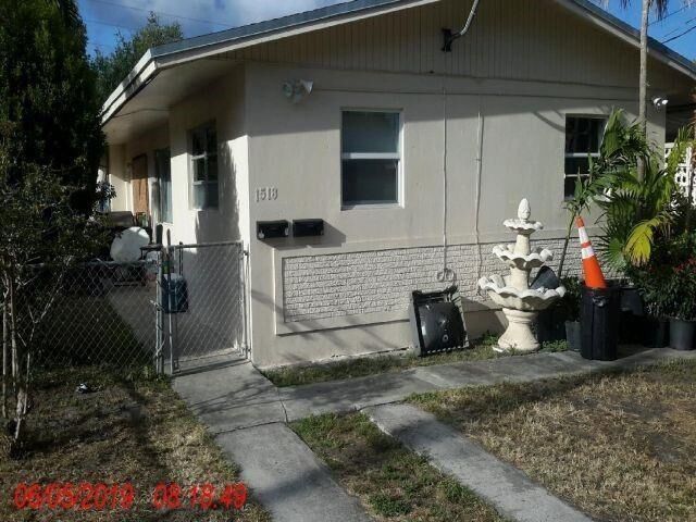 Property Photo:  1518 NW 8th Ct  FL 33311 