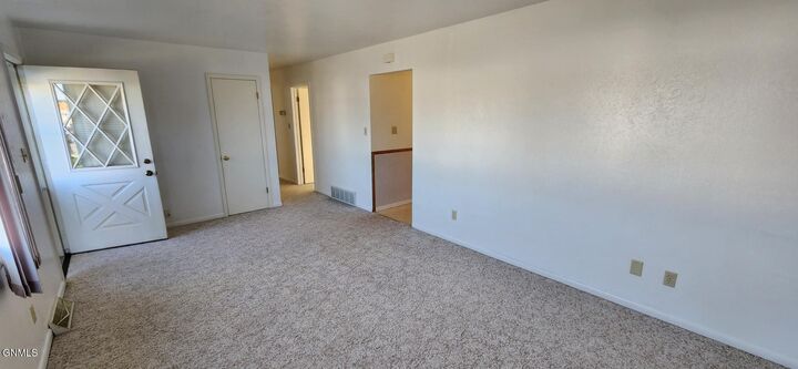 Property Photo:  818 S 17th Street S  ND 58504 