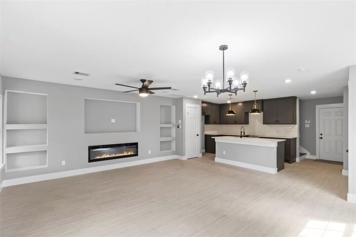 Property Photo: 6721 Cohn Street TX 77091
