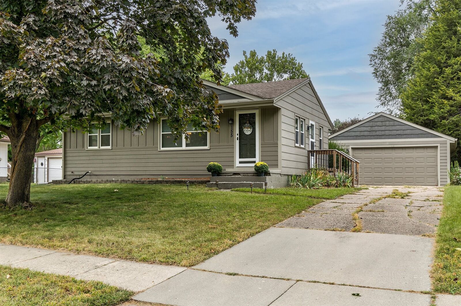 Property Photo:  155 Bel Aire Drive  IA 50263 