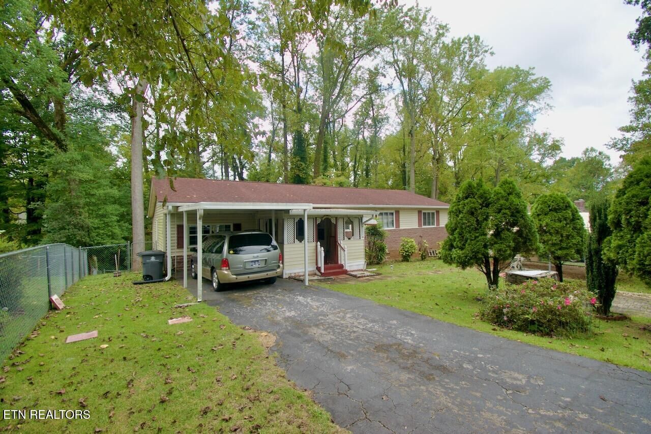 Property Photo:  206 Hartford Rd  TN 37920 