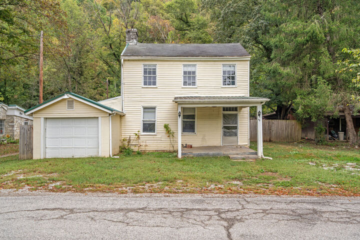 Property Photo:  40 Old Clifton Road  KY 40383