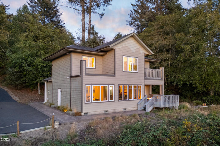 Property Photo:  37025 Brooten Hill Road  OR 97135 