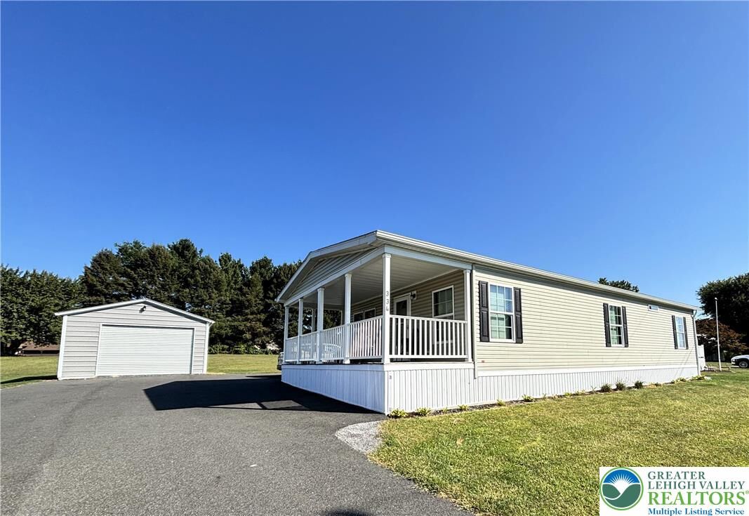 Property Photo:  334 Old Topton Road  PA 19539 