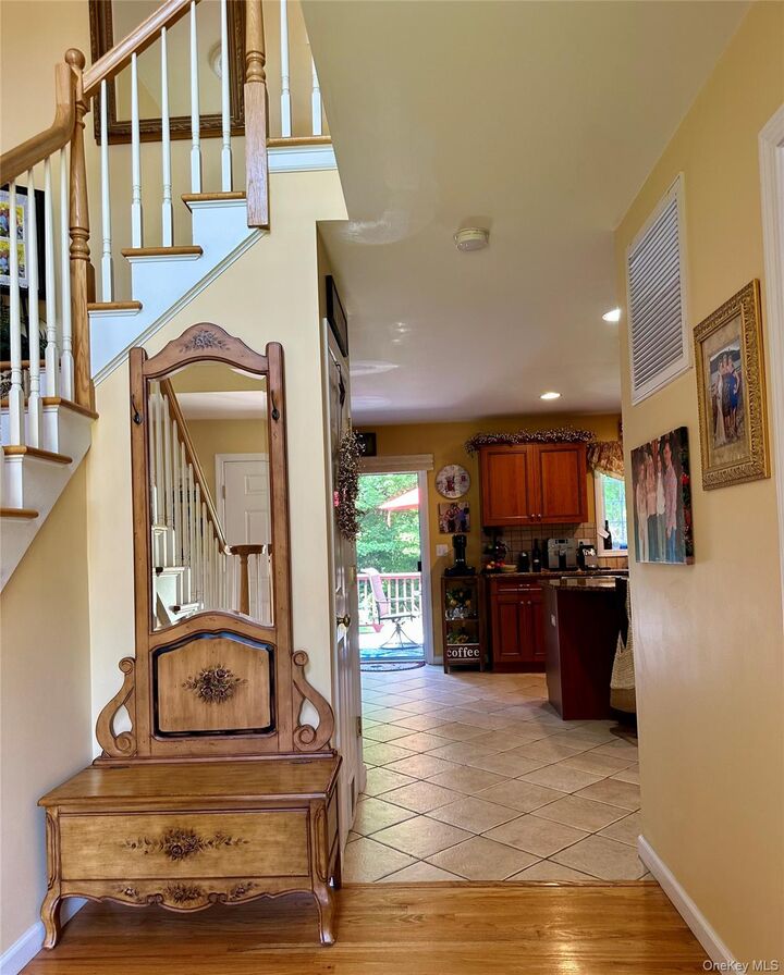 Property Photo:  5 Perri Lane  NY 12564 