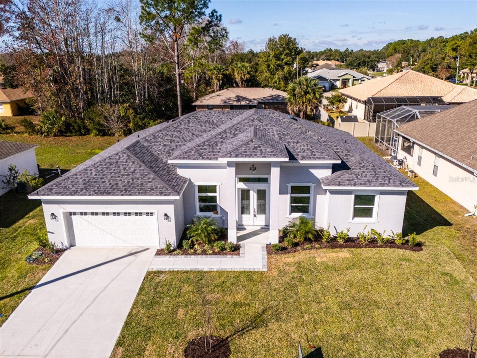 Property Photo: 45 Farmsworth Drive FL 32137