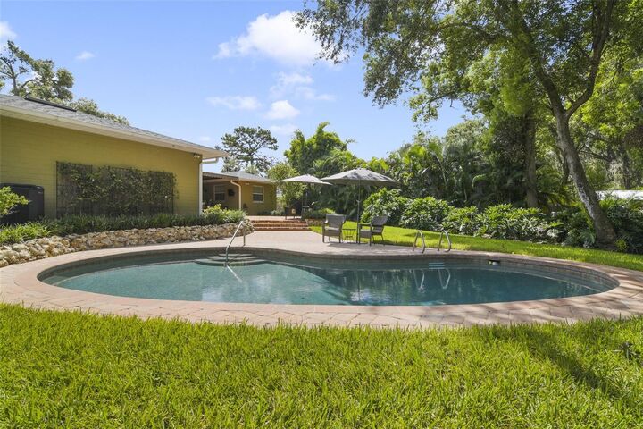 Property Photo: 1925 Sunset Road FL 32757