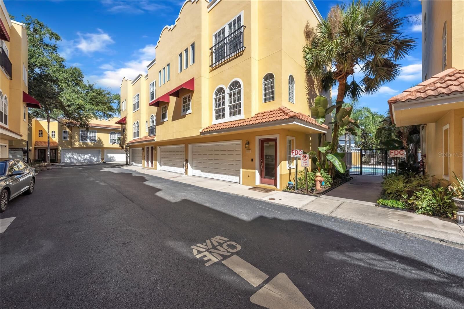 Property Photo:  3321 Las Campos Place  FL 33611 