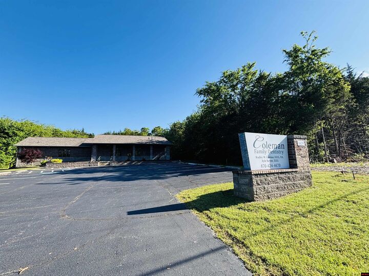 Property Photo:  1629 Harding Boulevard  AR 72626 