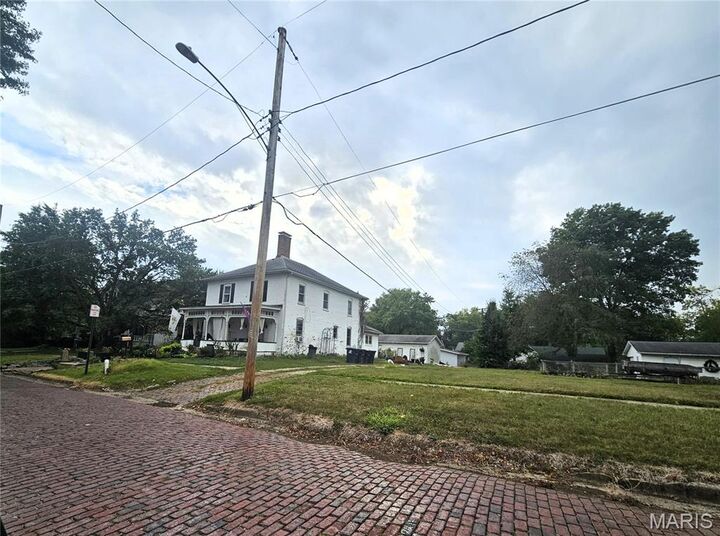 Property Photo: 632 Jefferson Street IL 62049