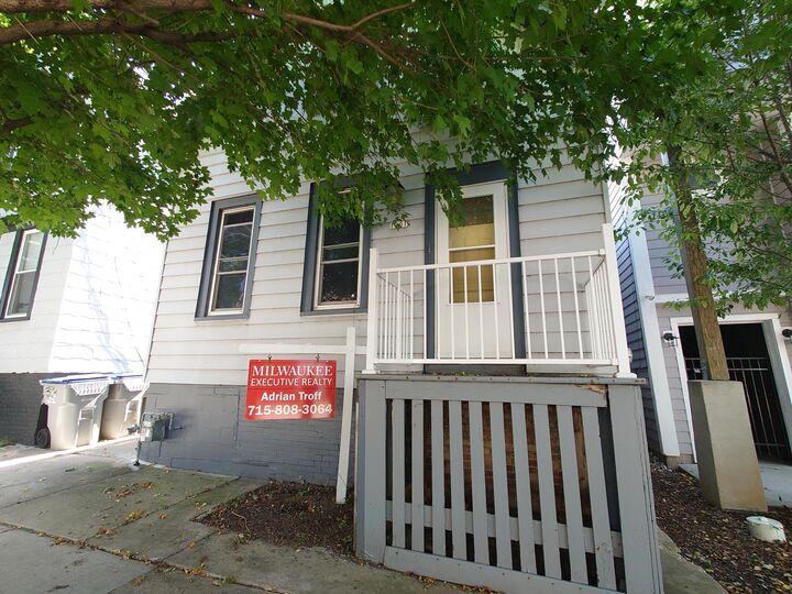 Property Photo: 1201 E Kane Pl WI 53202