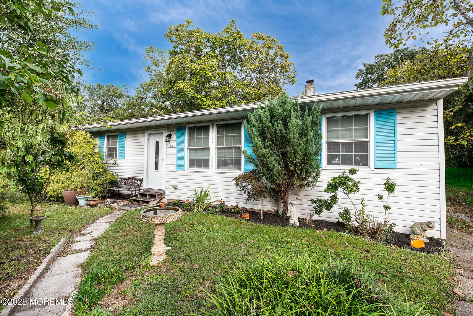 Property Photo:  315 Algonquin Trail  NJ 08015 