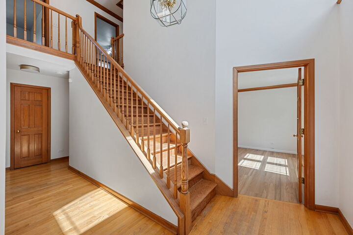 Property Photo: 1611 Frost Lane IL 60564