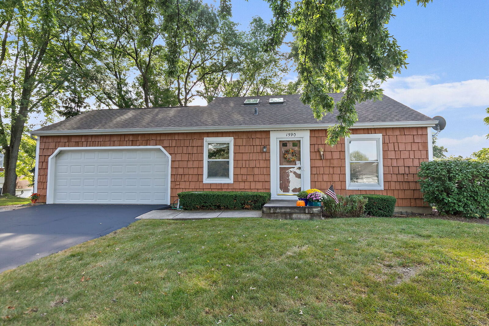 Property Photo:  1590 Adams Avenue  IL 60174 