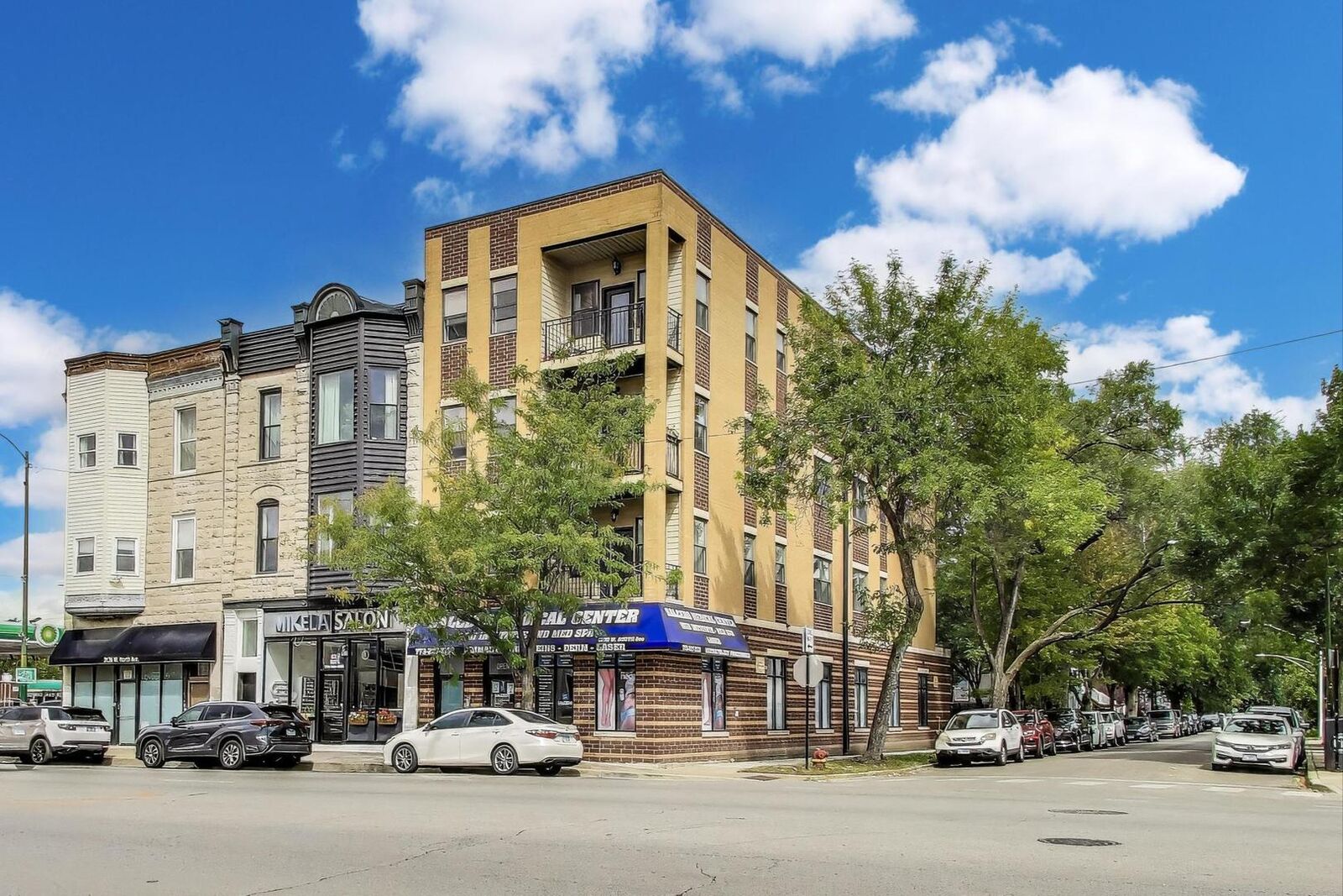 Property Photo:  3132 W North Avenue 2  IL 60647 