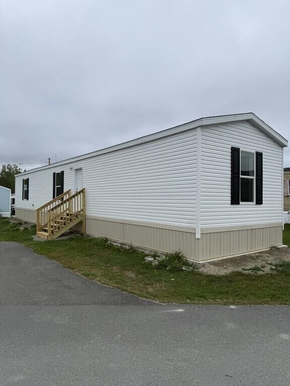 Property Photo:  33 Black Bear Lane  ME 04412 