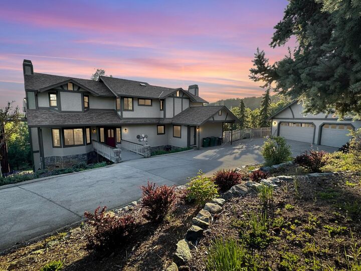 14838 Christophers Place  Grass Valley CA 95945 photo