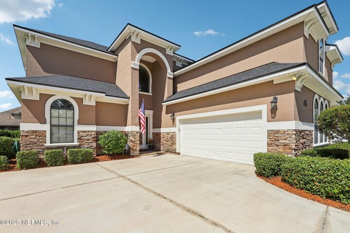 Property Photo:  2111 Autumn Cove Circle  FL 32003 