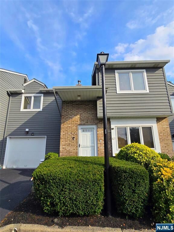 8-21 Creek Court  Fair Lawn NJ 07410 photo