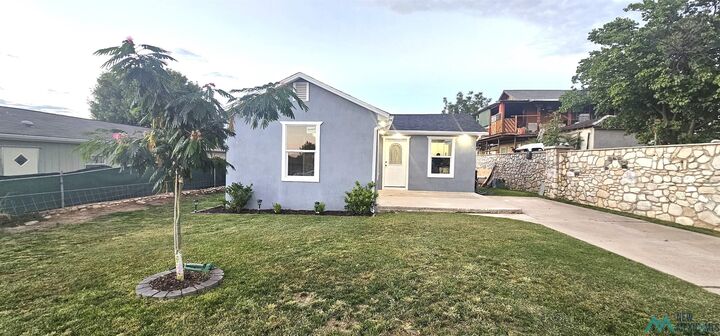 Property Photo:  812 Presidio Street  NM 88220