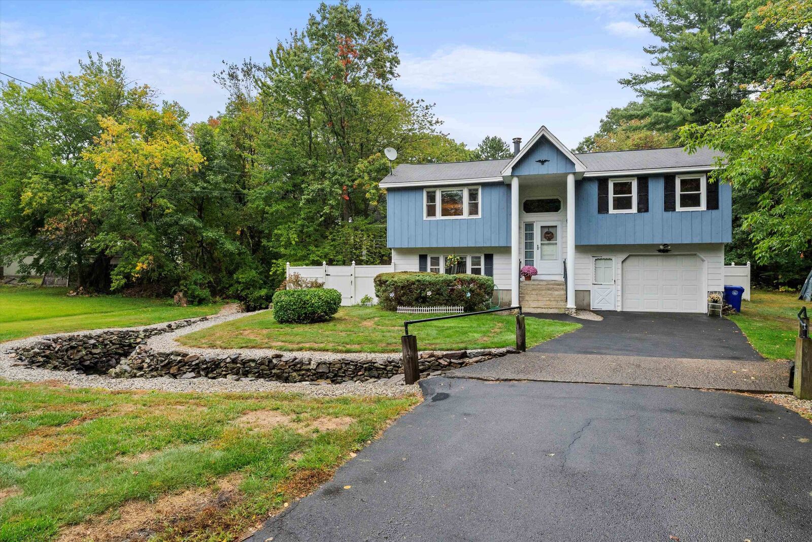 Property Photo:  11 Grand Avenue  NH 03109 