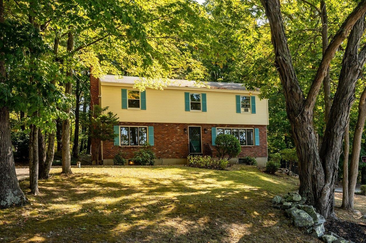 Property Photo:  4 Morgan Way  NH 03824 