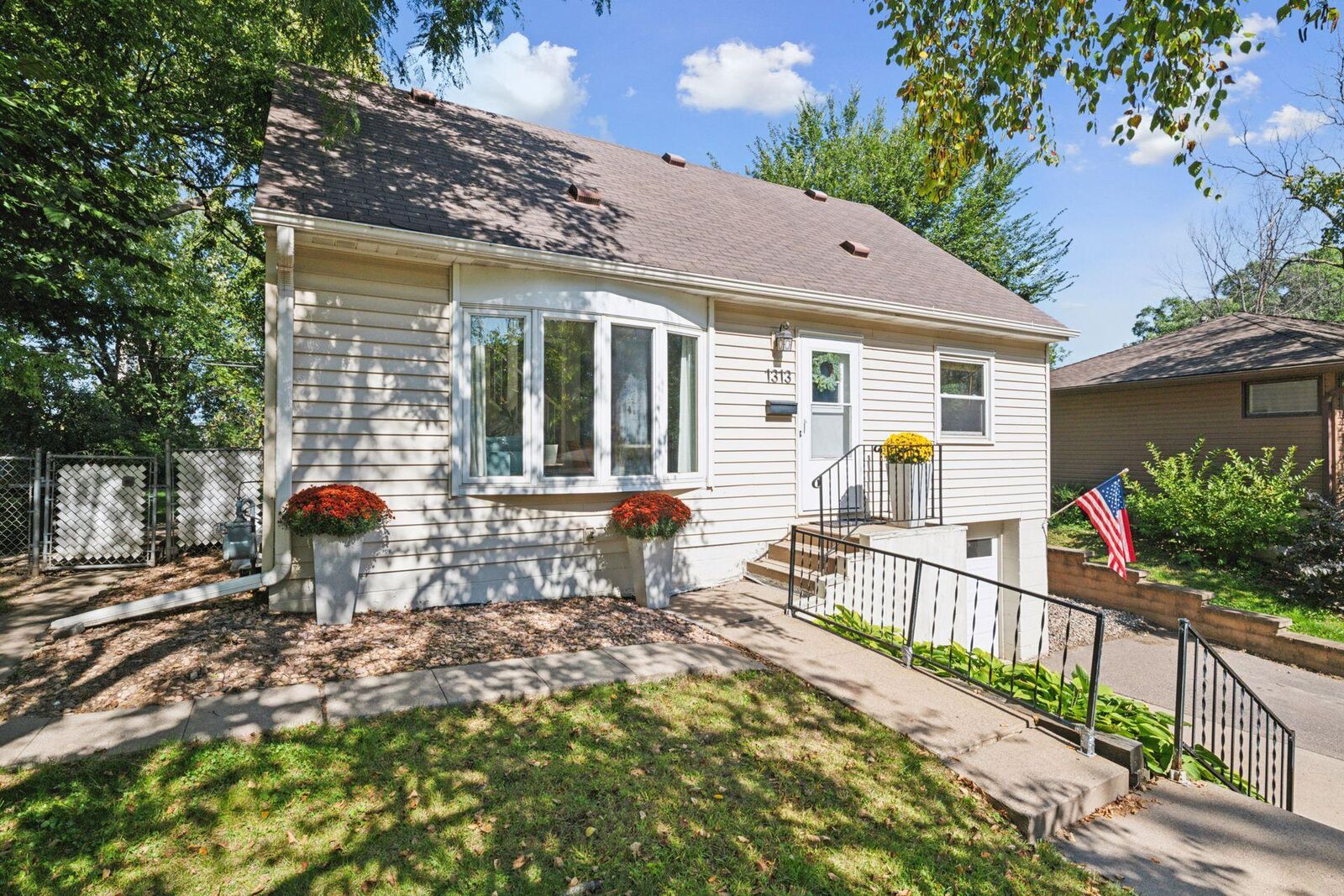 Property Photo: 1313 Kilmer Avenue MN 55426