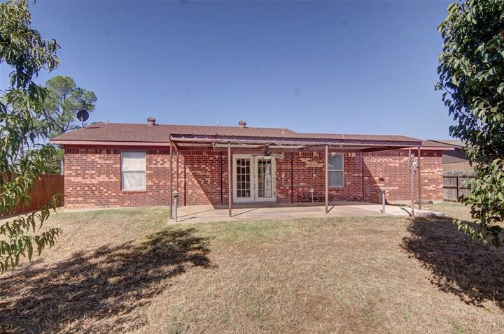 Property Photo: 1929 Crawford Street TX 76450