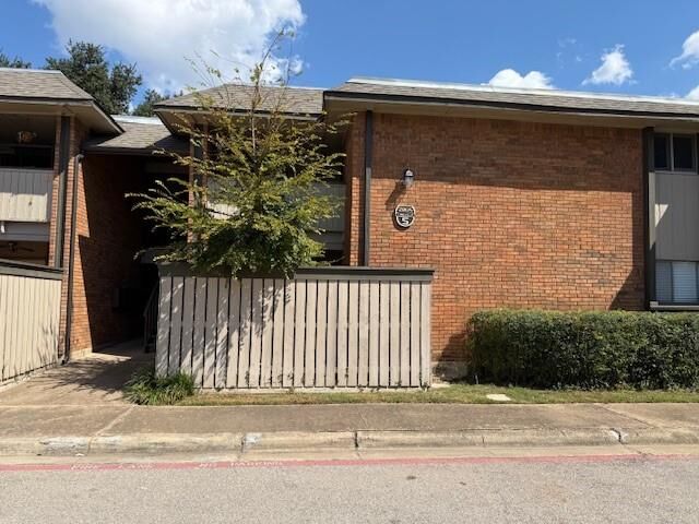 2805 Lineville Drive 203  Farmers Branch TX 75234 photo