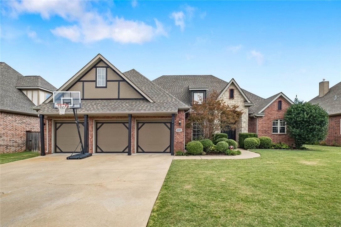 Property Photo: 6205 S 27th Street AR 72758