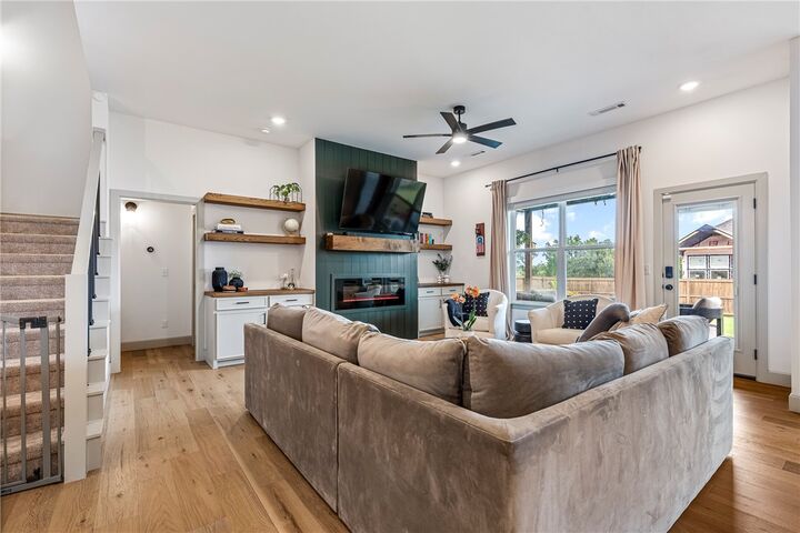 Property Photo: 1050 Mammoth Street AR 72713