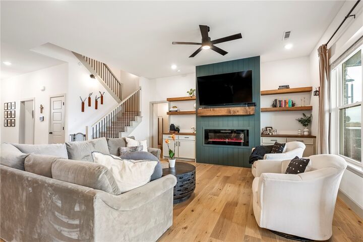 Property Photo:  1050 Mammoth Street  AR 72713