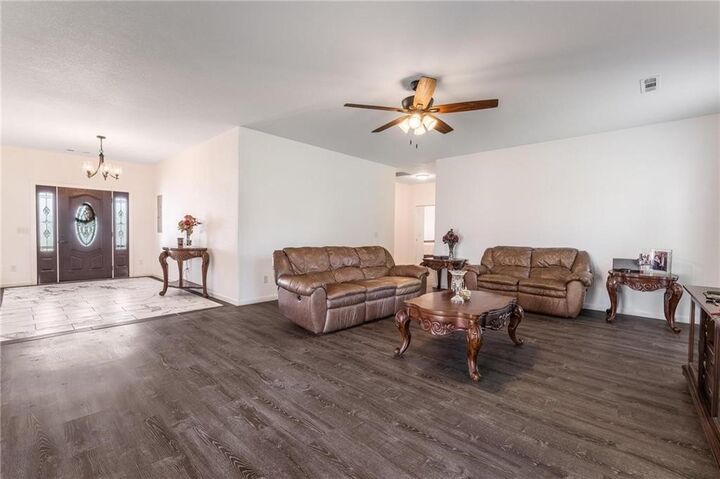 Property Photo: 1209 W Olive Street AR 72756