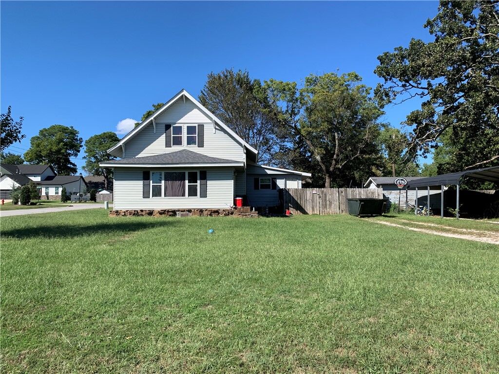 Property Photo: 900 Parks Street AR 72753