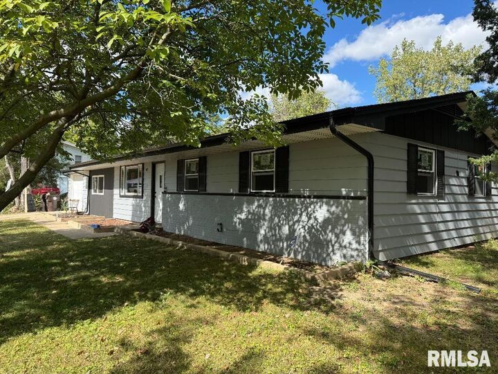 2135 W Orlando Drive  Peoria IL 61614 photo