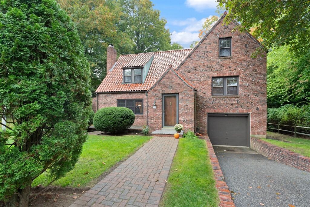 Property Photo:  326 Lake  MA 02478 