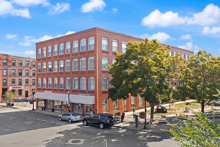 Property Photo: 80 Wingate St 3C MA 01830