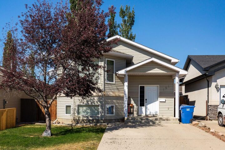 154 Blackfoot Court W  Lethbridge AB T1K 7W1 photo